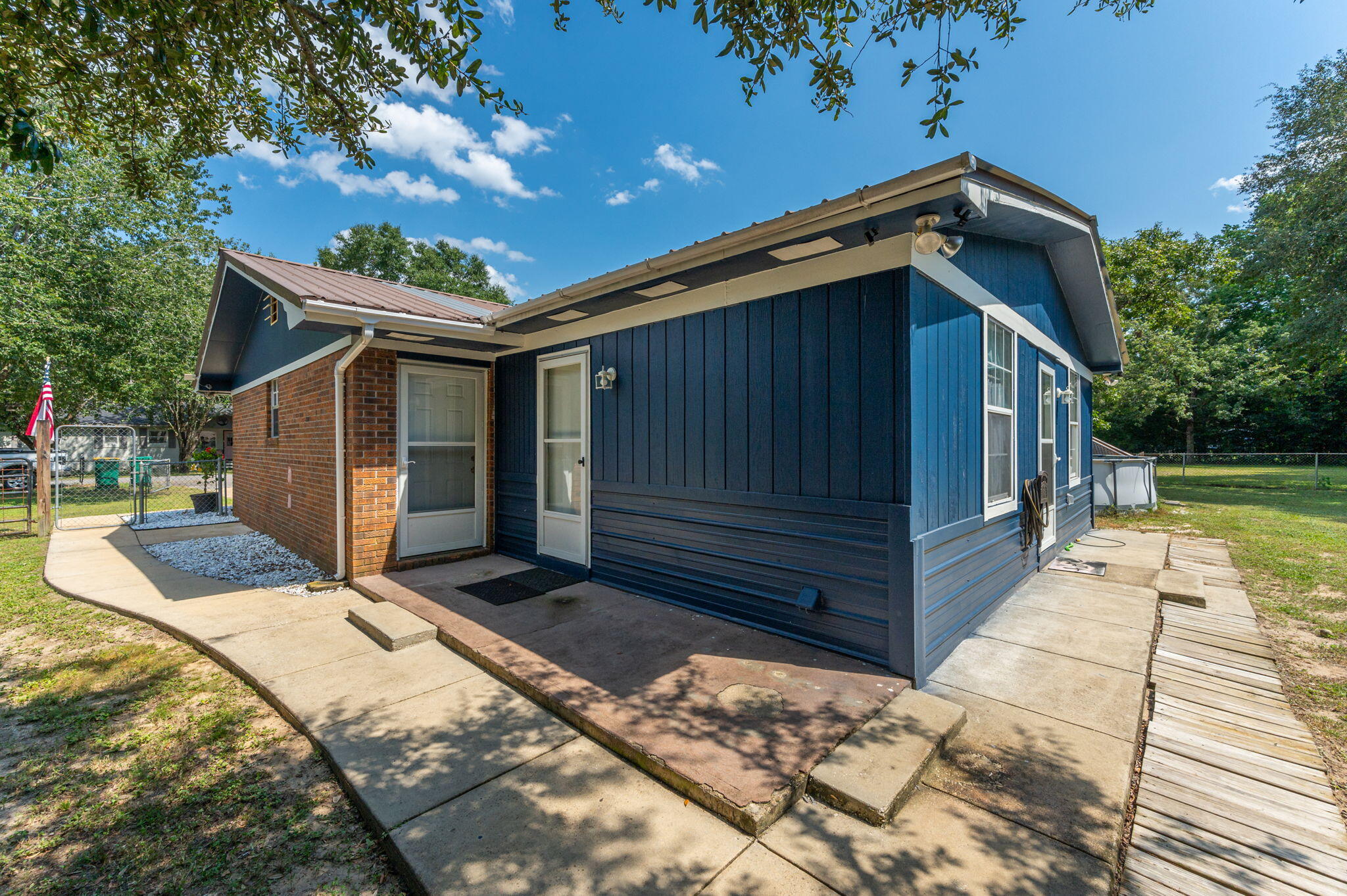 NO RECORDED SUBDIVISION - Residential Lease