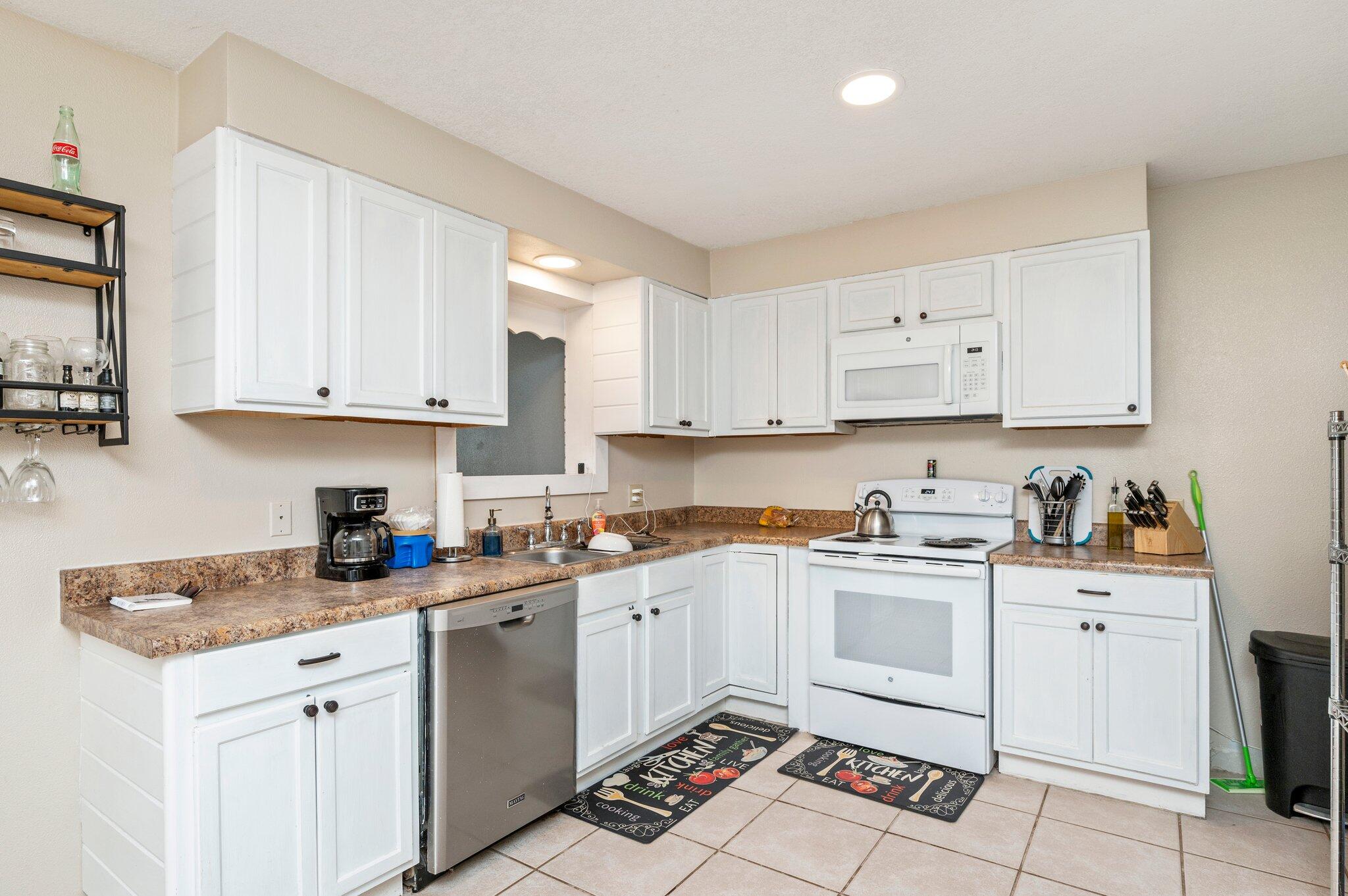 NO RECORDED SUBDIVISION - Residential Lease