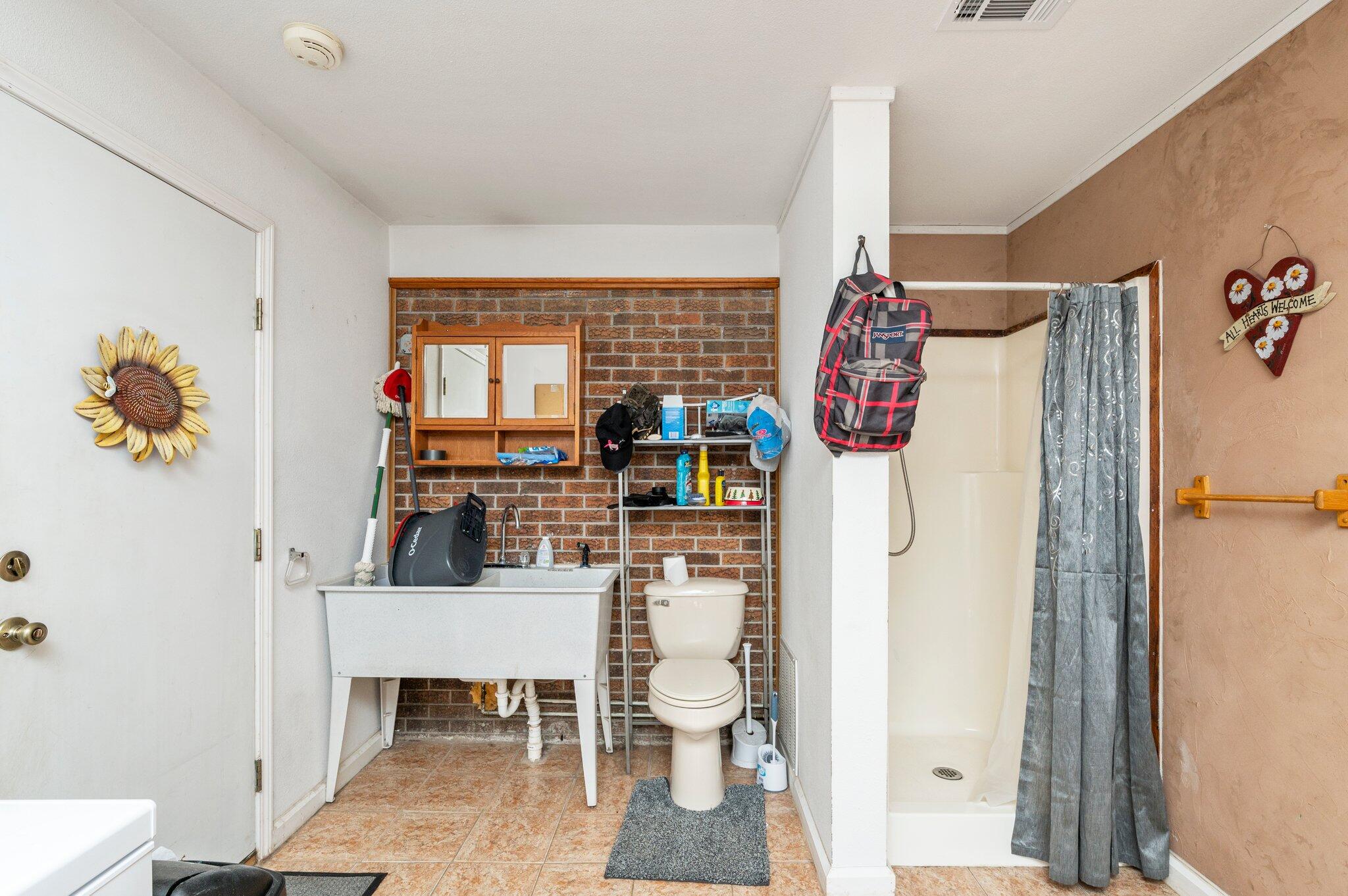 NO RECORDED SUBDIVISION - Residential Lease
