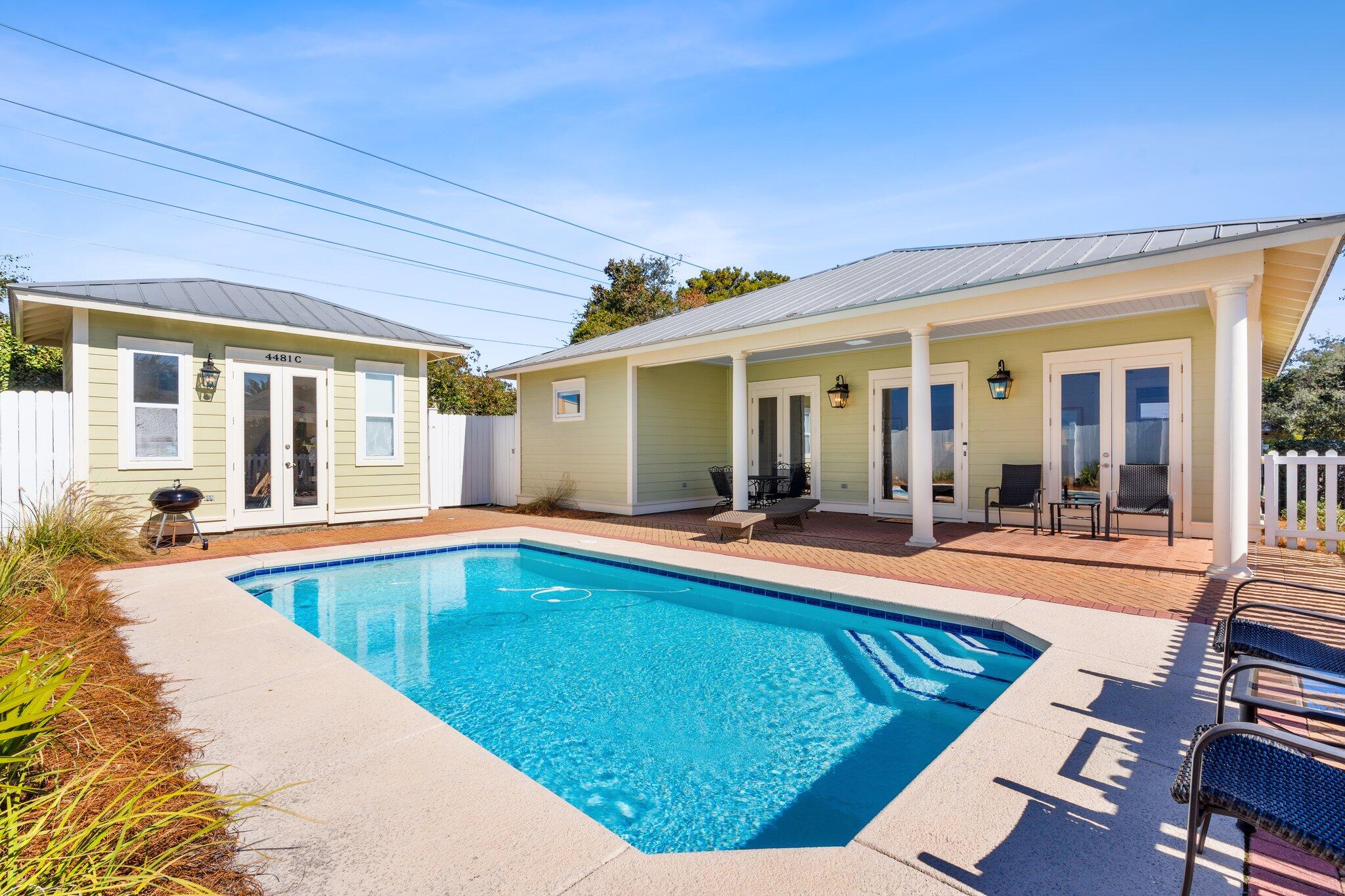 CRYSTAL BEACH - Residential