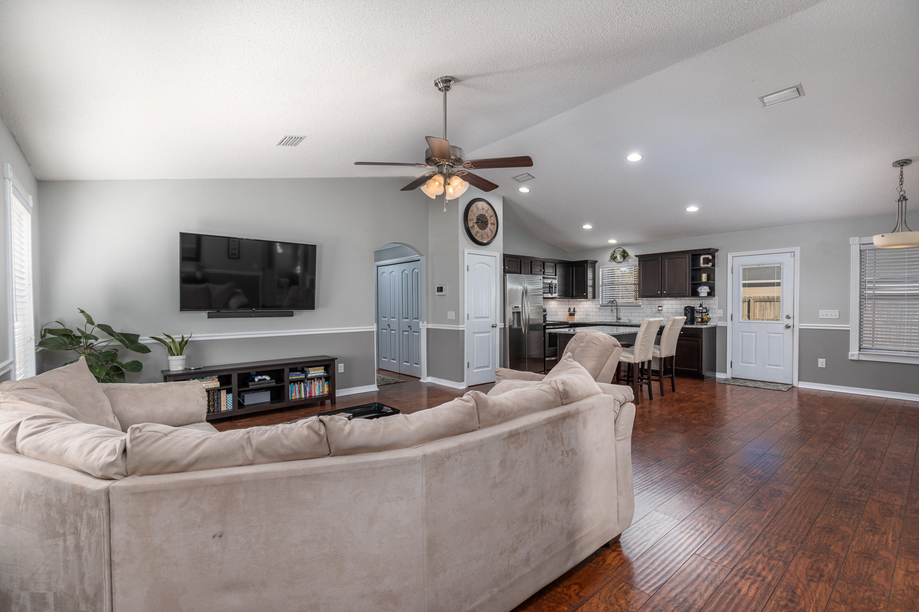 NAVARRE S/D 2ND ADDN - Residential