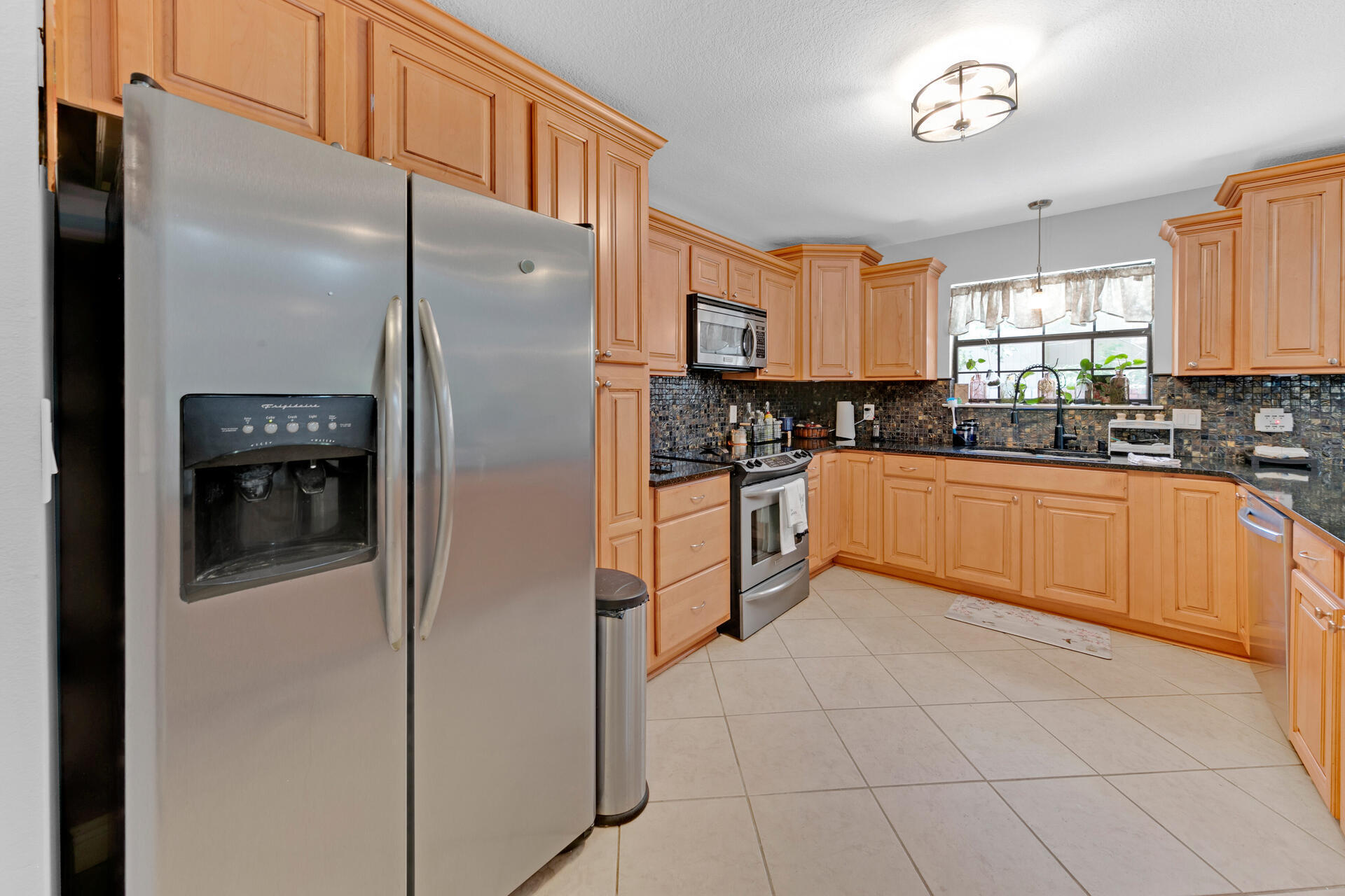 RAINTREE ESTATES - Residential