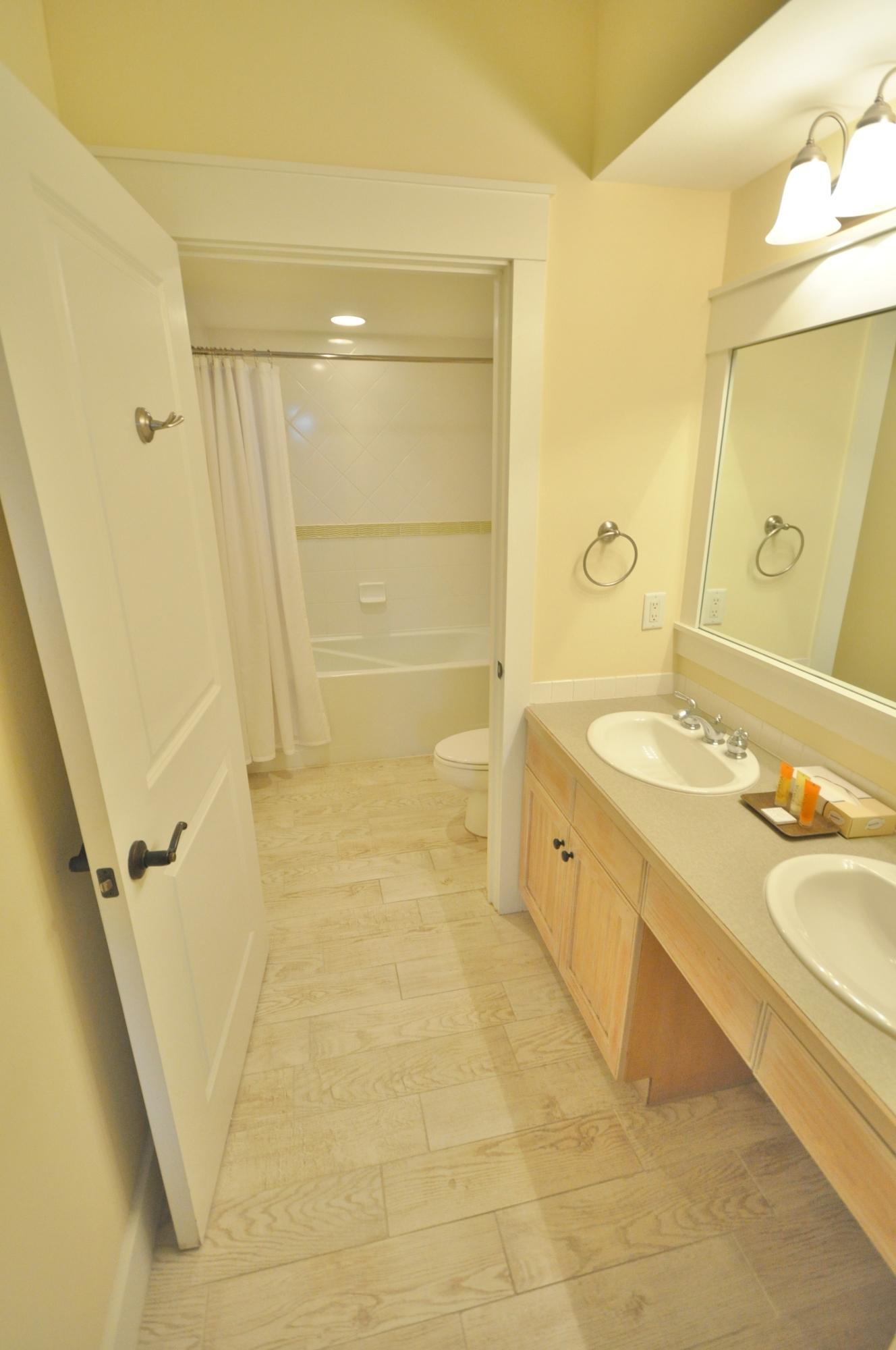 PILOT HOUSE - Residential Lease
