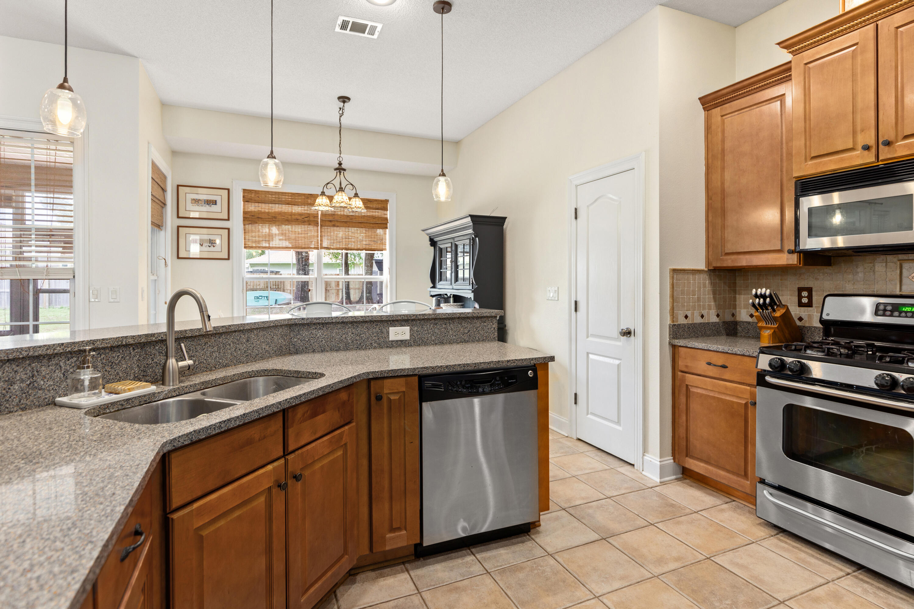 CHANAN ESTATES - Residential Lease
