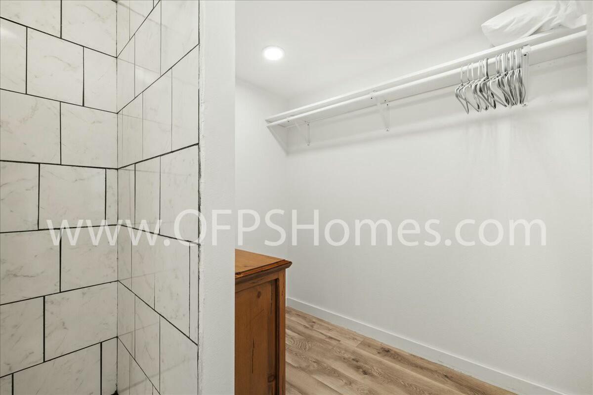 MULLET CREEK - Residential Lease