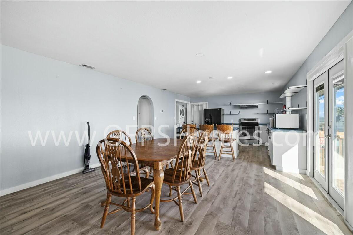MULLET CREEK - Residential Lease