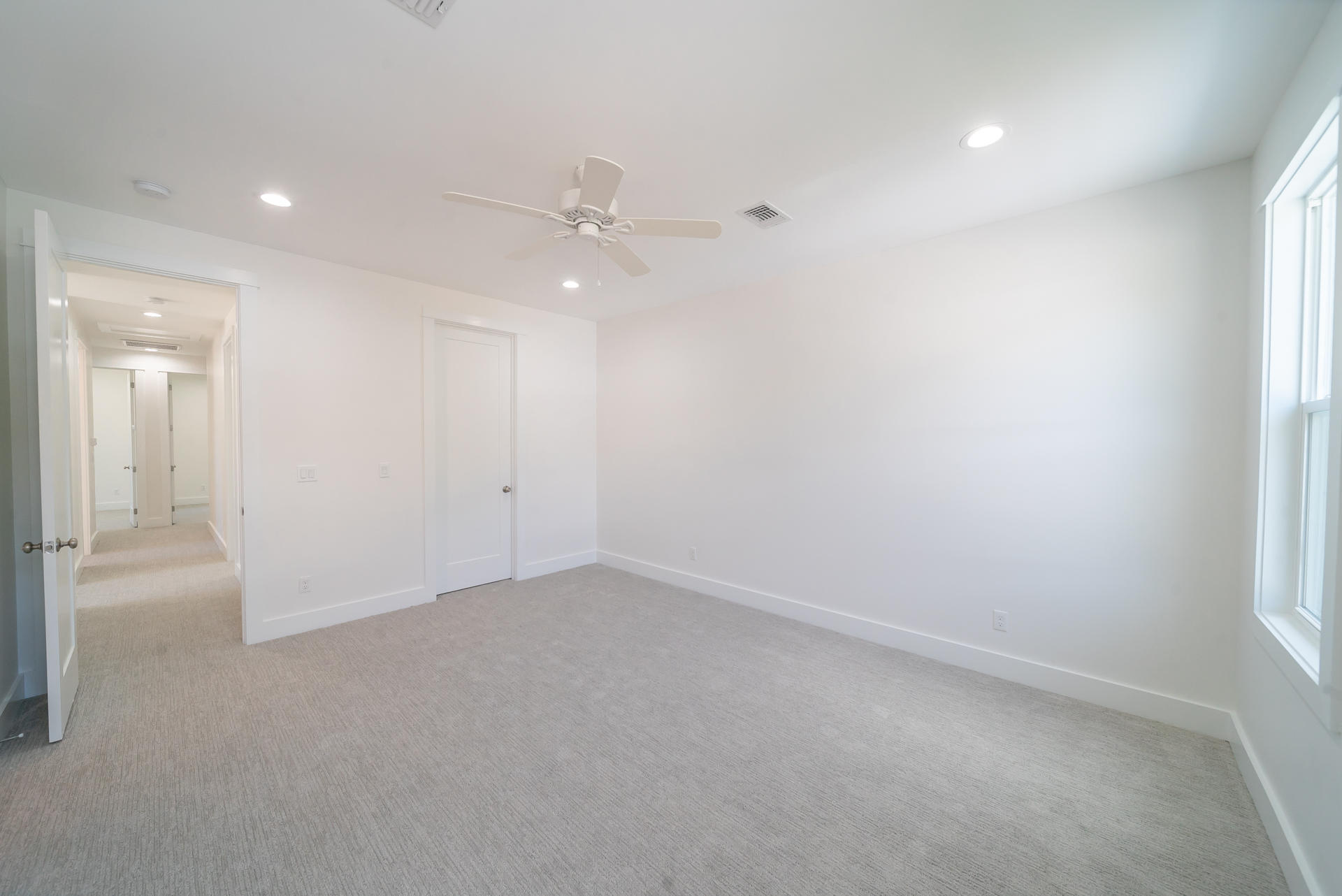 LIGHTHOUSE POINTE - Residential Lease