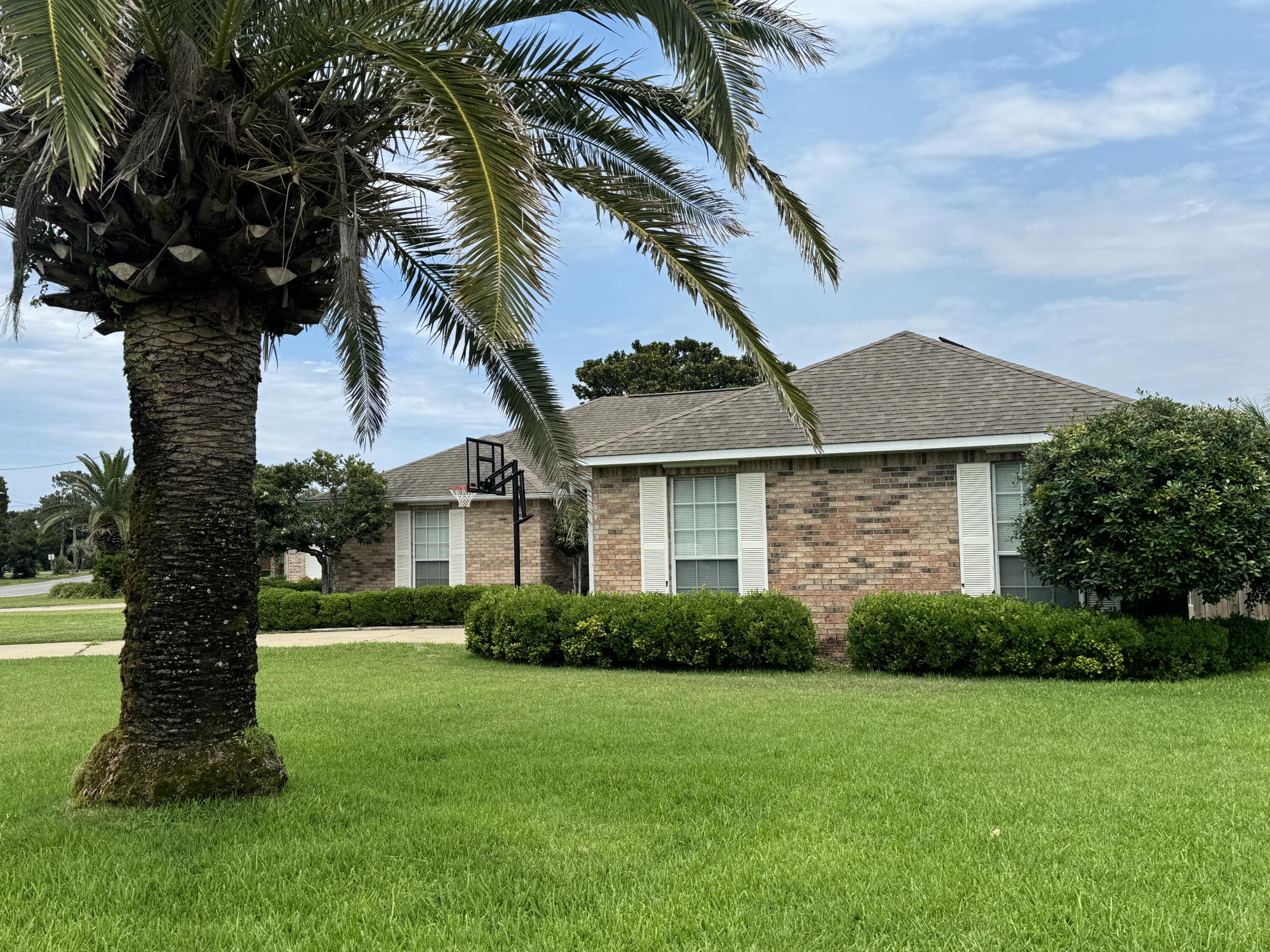 RIDGE WOOD MANOR - Residential Lease