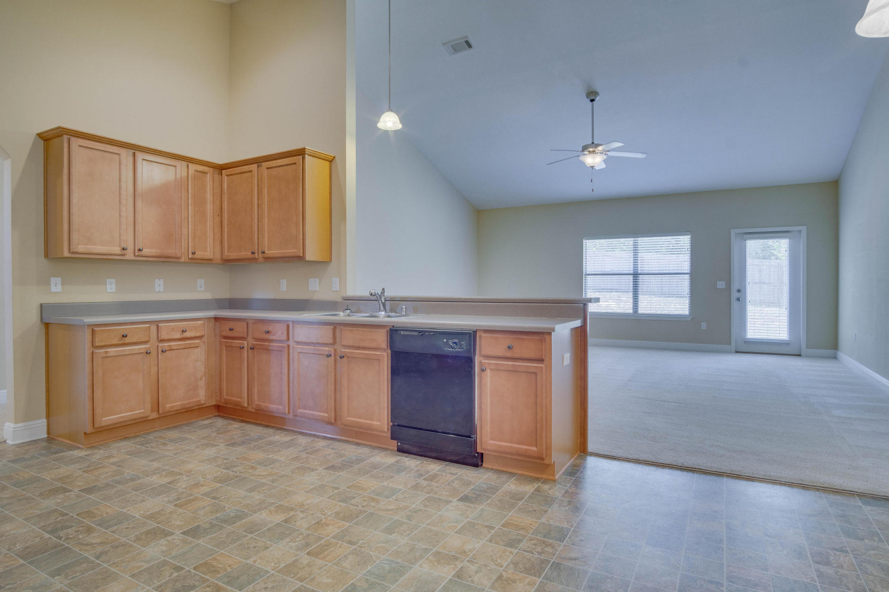 ROLLING RIDGE S/D - Residential Lease