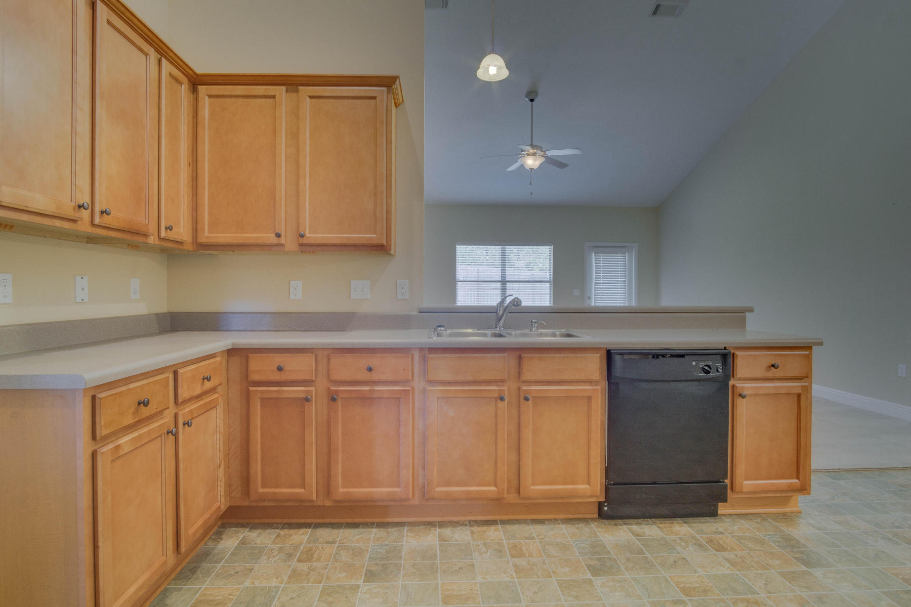 ROLLING RIDGE S/D - Residential Lease