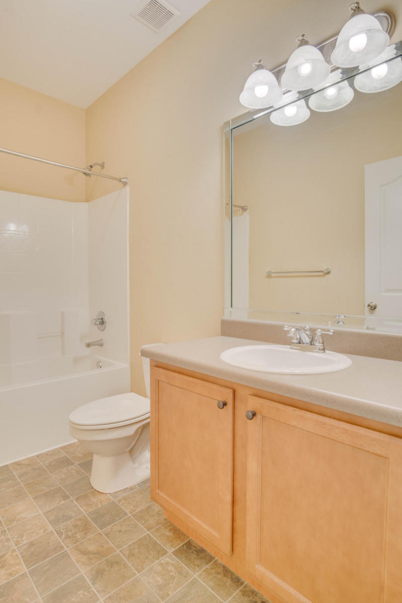 ROLLING RIDGE S/D - Residential Lease
