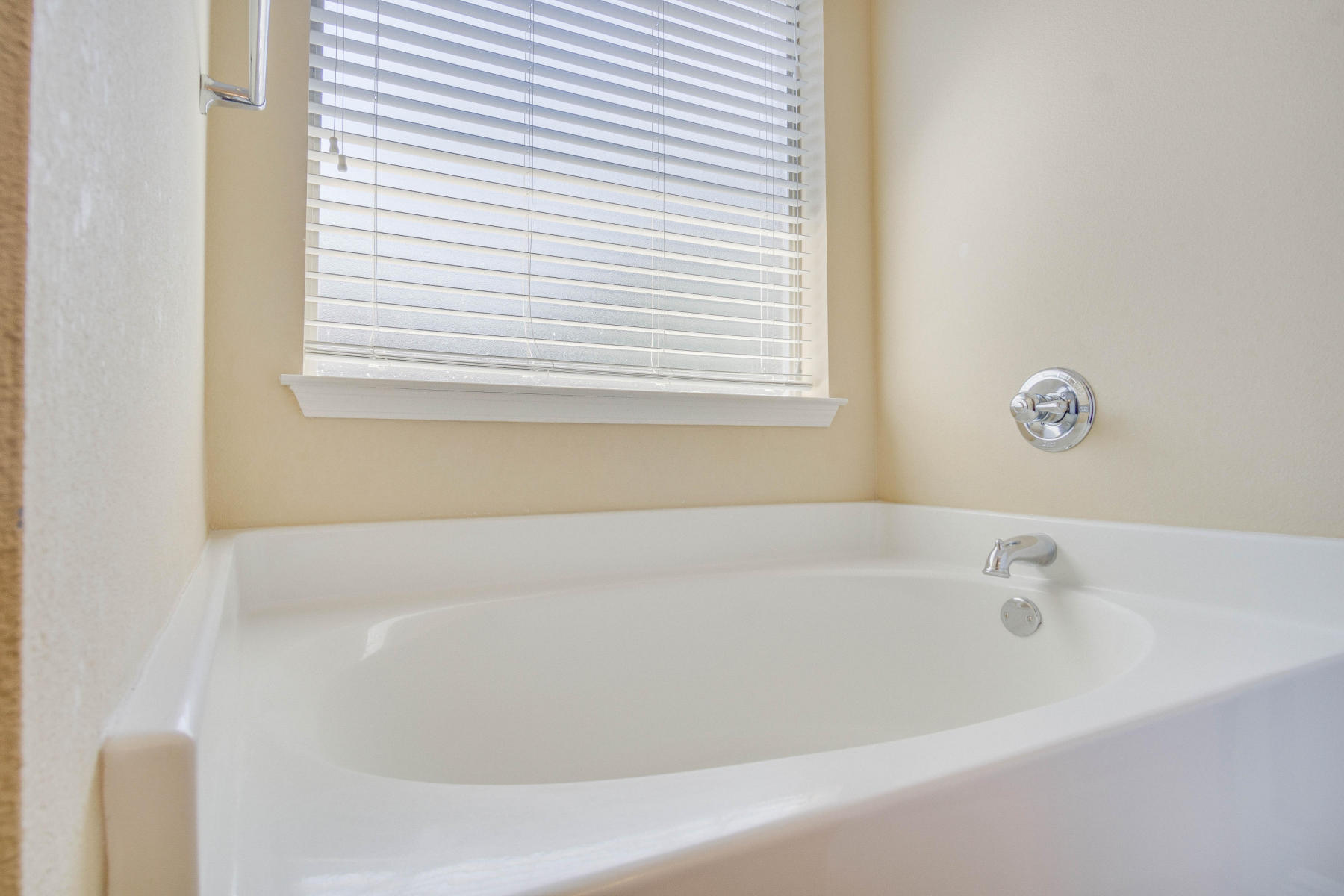 ROLLING RIDGE S/D - Residential Lease