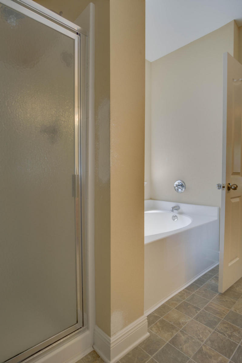 ROLLING RIDGE S/D - Residential Lease