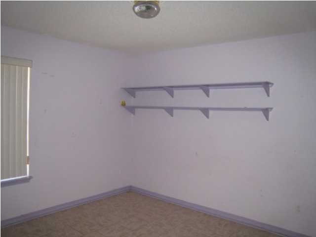 CHEROKEE BEND S/D - Residential Lease