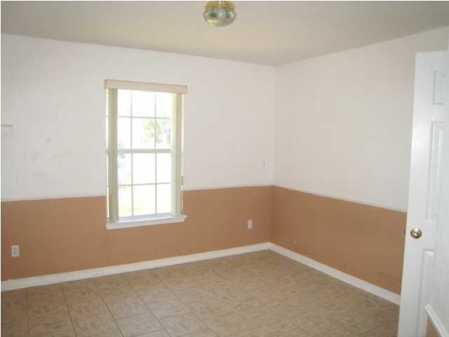 CHEROKEE BEND S/D - Residential Lease