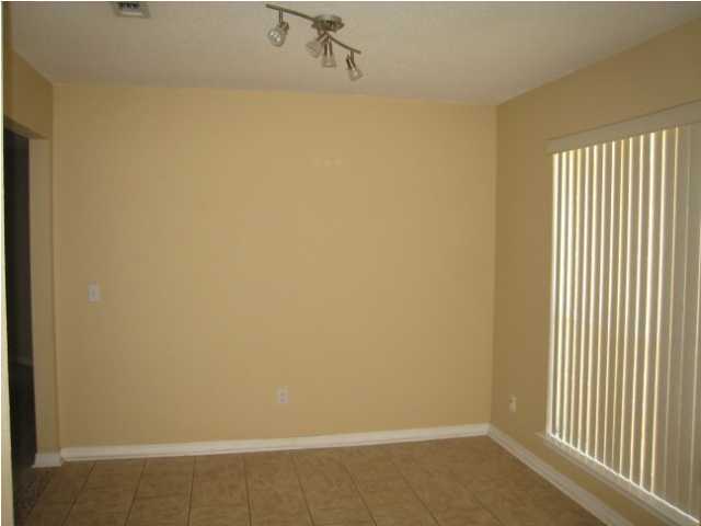 CHEROKEE BEND S/D - Residential Lease