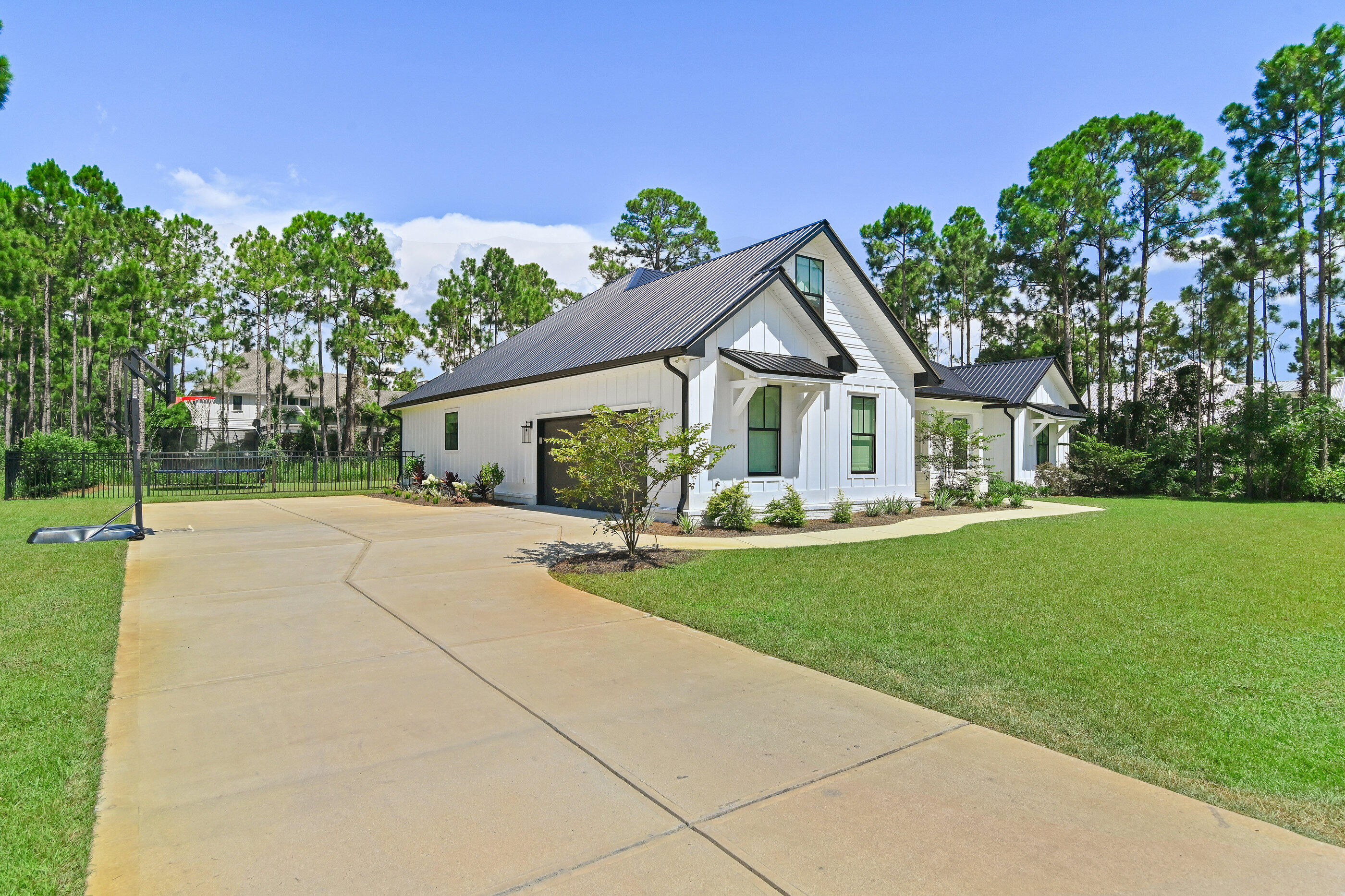 SECLUSION BAY - Residential
