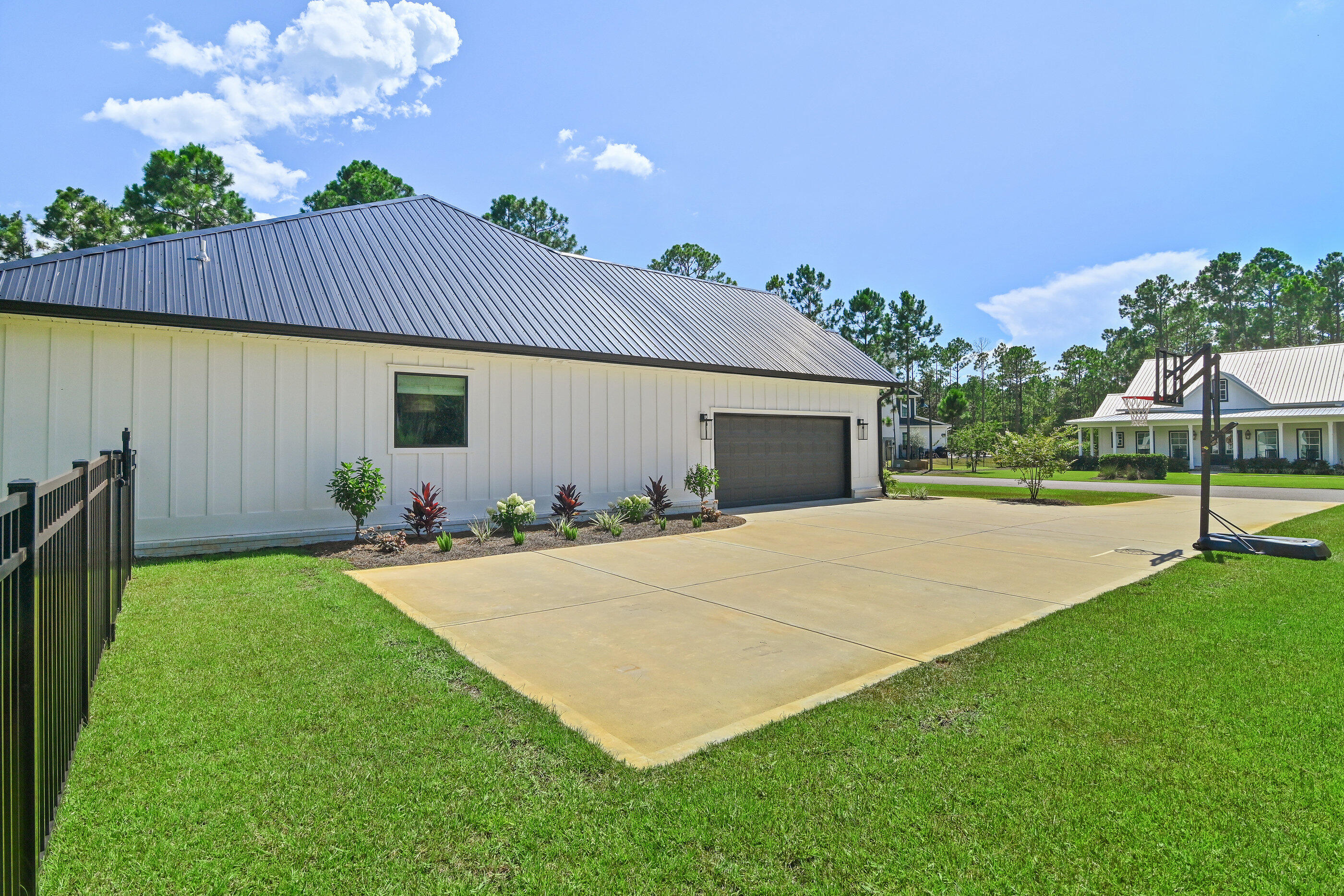 SECLUSION BAY - Residential