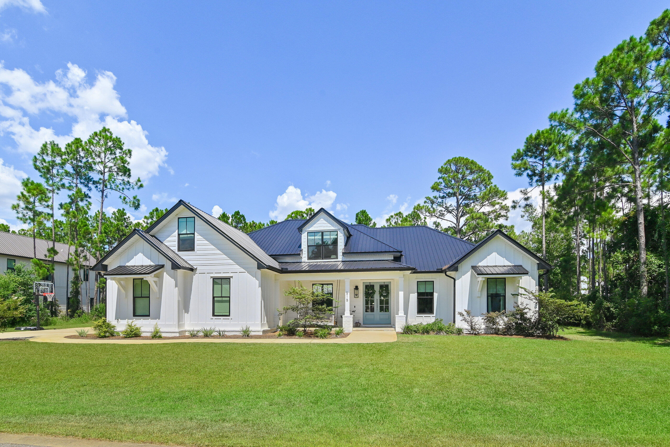 SECLUSION BAY - Residential
