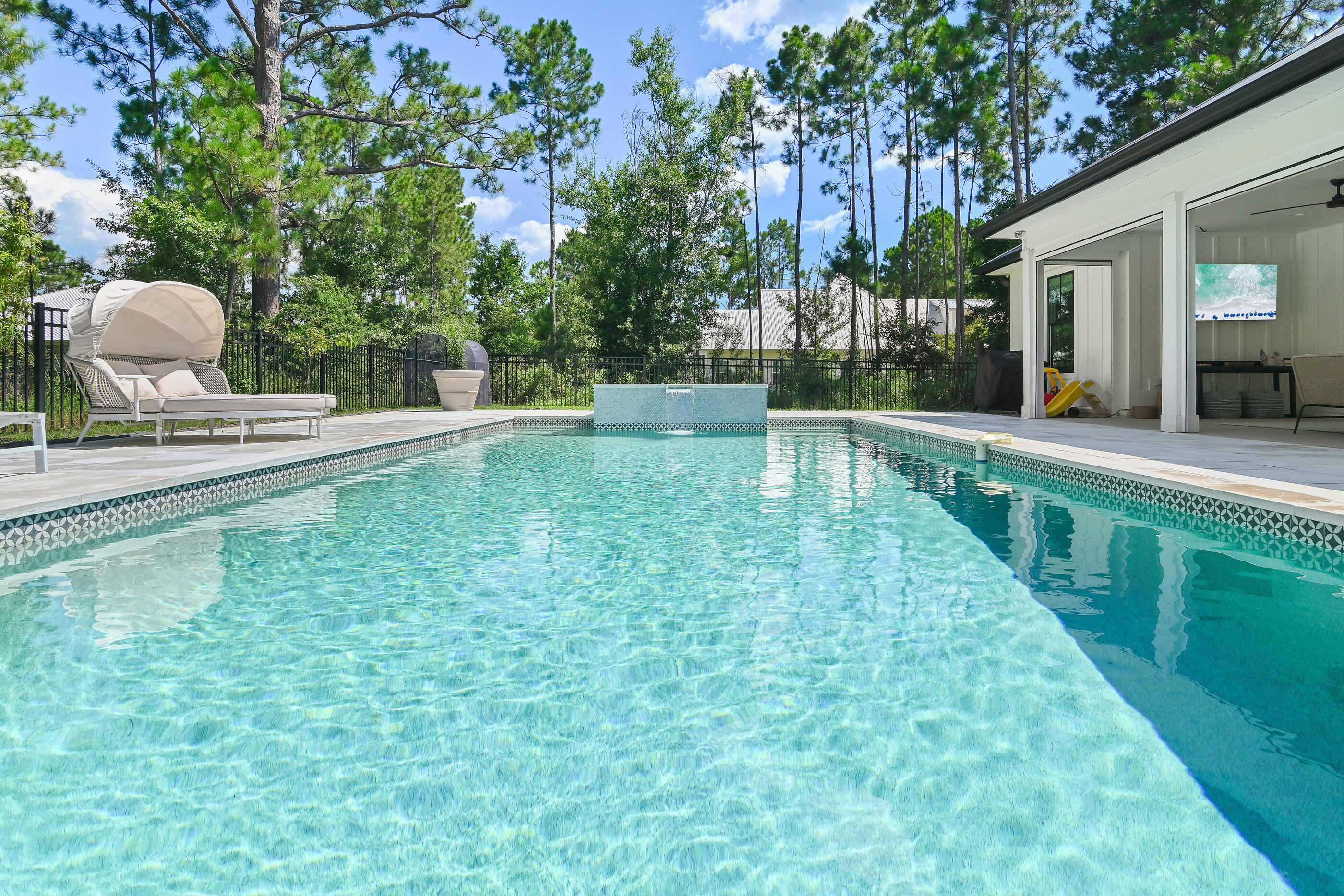 SECLUSION BAY - Residential