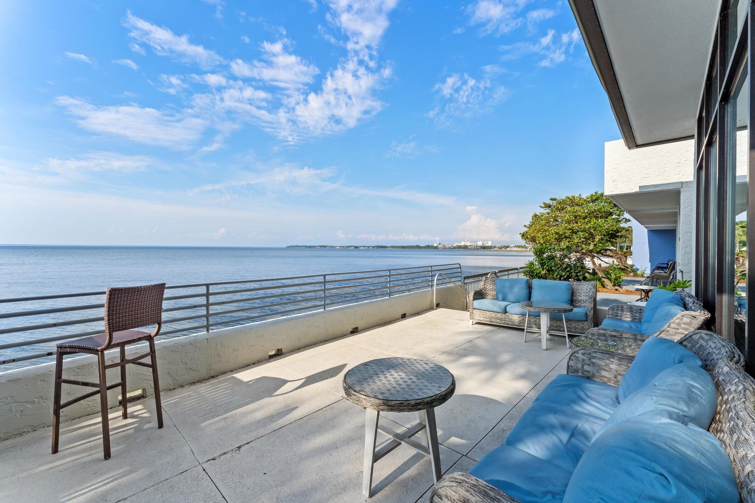 BAYSIDE CONDO SANDESTIN - Residential