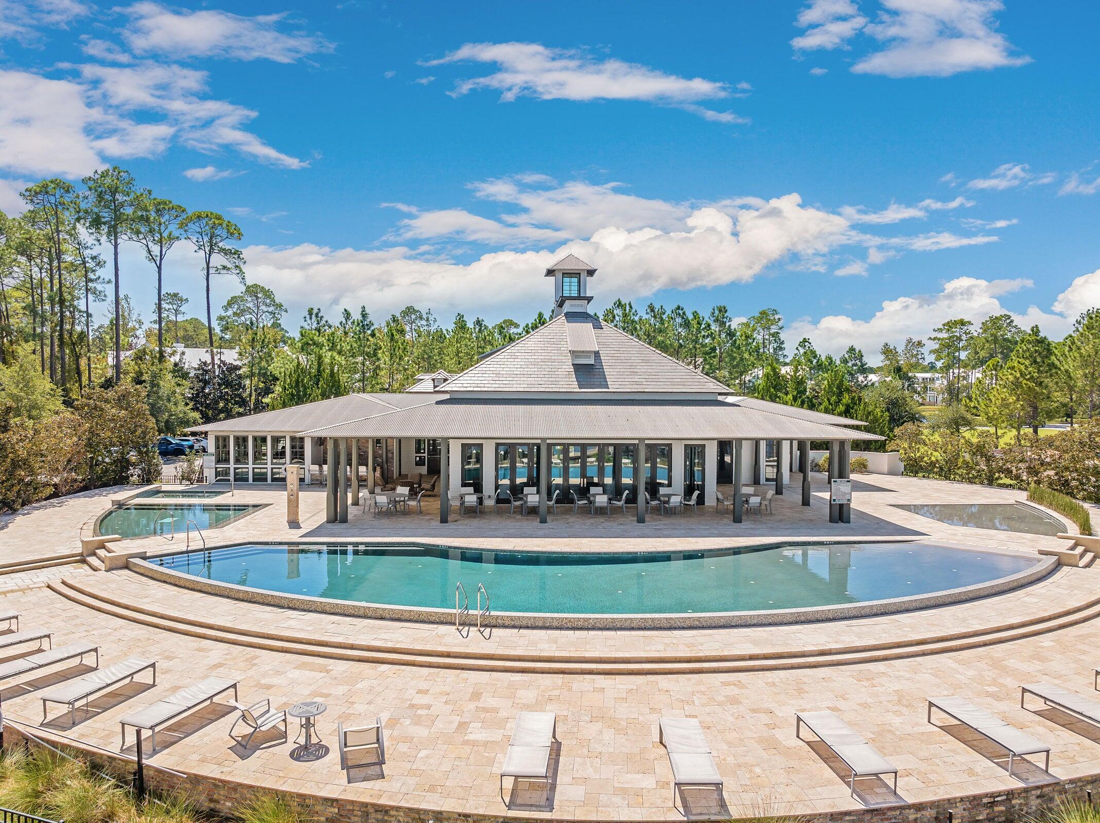 CHURCHILL OAKS - Residential