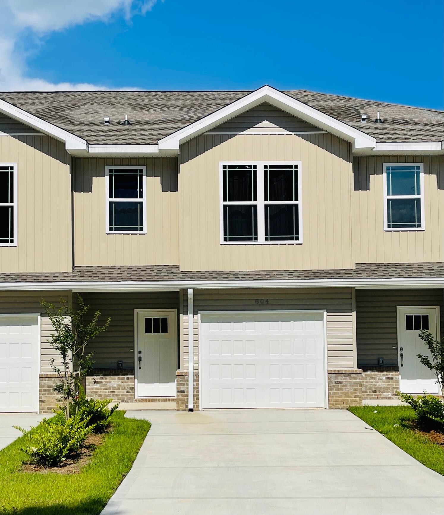 Move In Special! $500 off security deposit. Brand new 3 bedroom / 2.5 bath townhome centrally located in Crestview. Open floor plan downstairs for easy entertaining. Granite counters tops, LVP throughout. Lawn maintenance included.