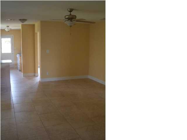 CASA LOMA S/D - Residential Lease
