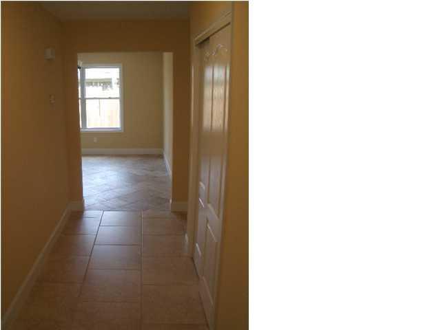 CASA LOMA S/D - Residential Lease
