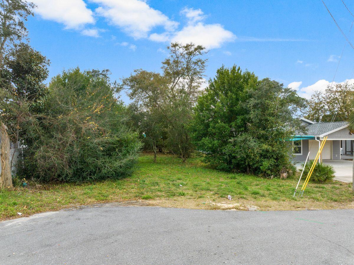 Owner Financing Available! For your consideration is an amazing opportunity to build your dream house in the non HOA, non short-term rental community of Open Sands. Open Sands does not require flood insurance. This lot represents one of the few remaining vacant lots within Open Sands and is located at the end of a quiet cul-de-sac.