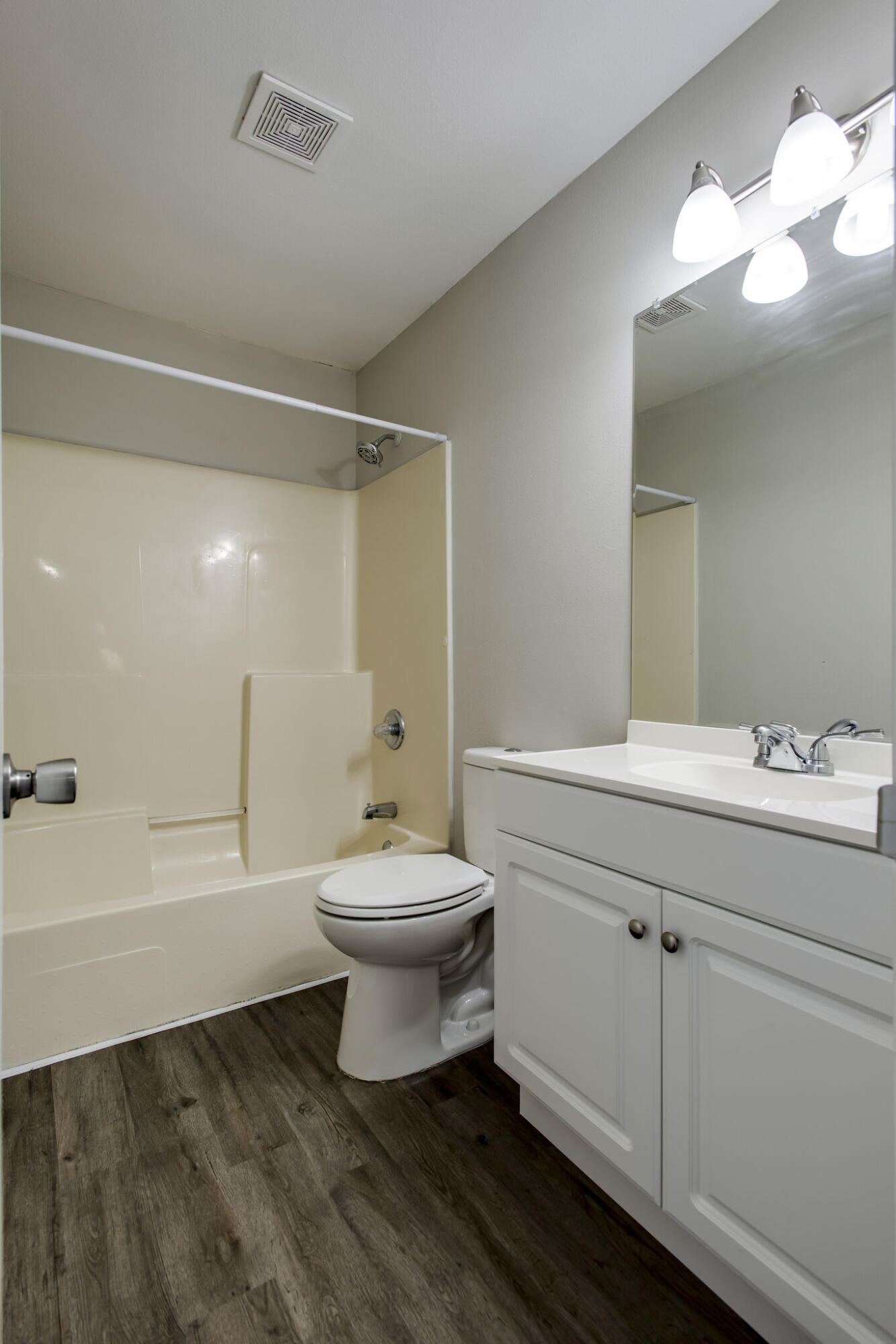 POST OAK PLACE PH 2 - Residential Lease