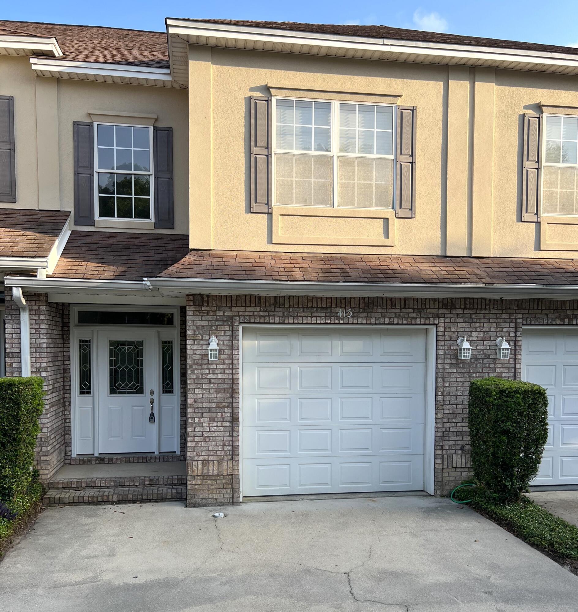 WALTON OAKS TOWNHOMES - Residential Lease