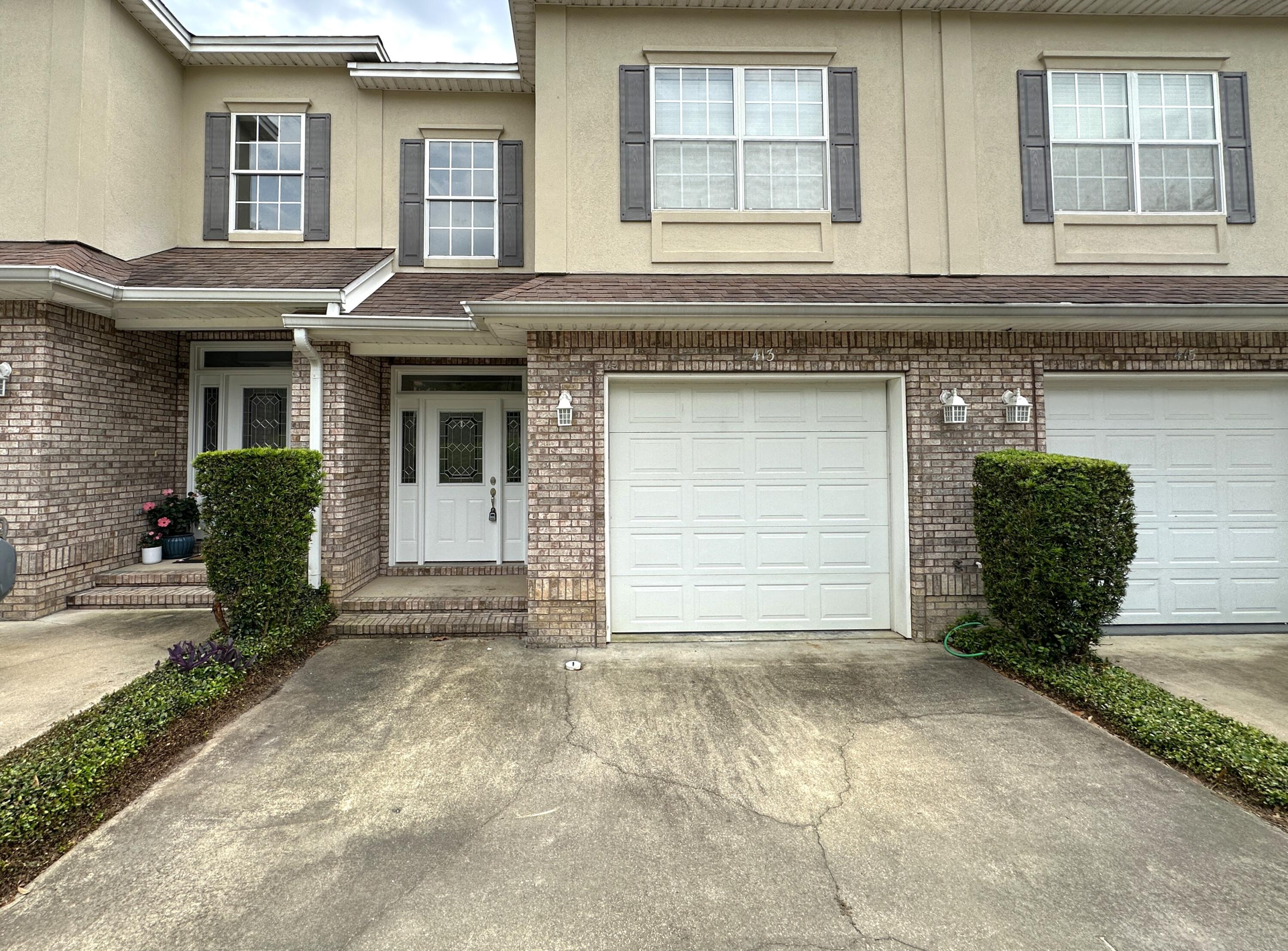 WALTON OAKS TOWNHOMES - Residential Lease