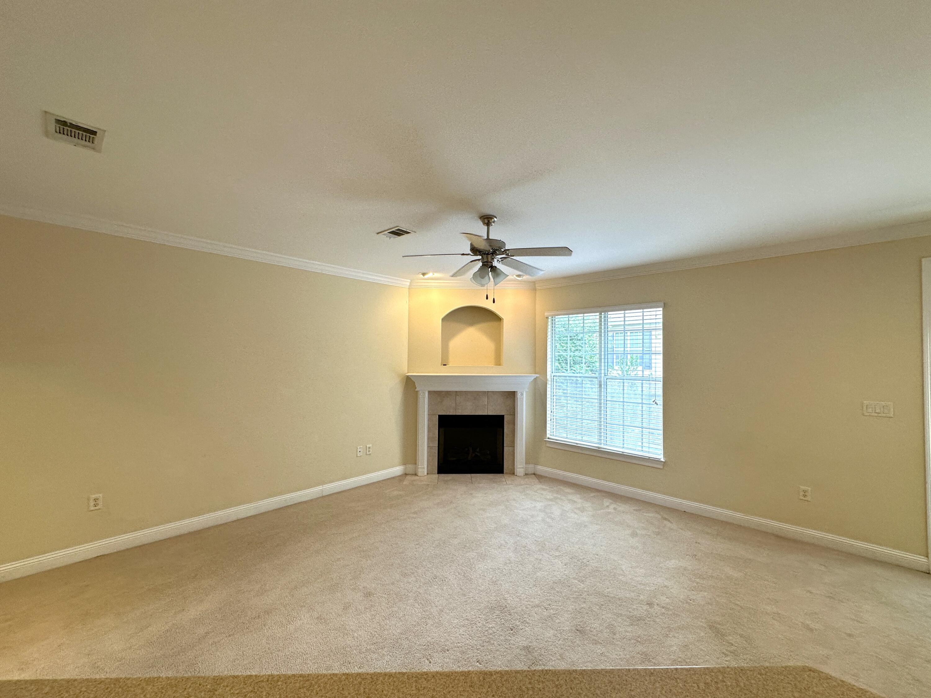WALTON OAKS TOWNHOMES - Residential Lease