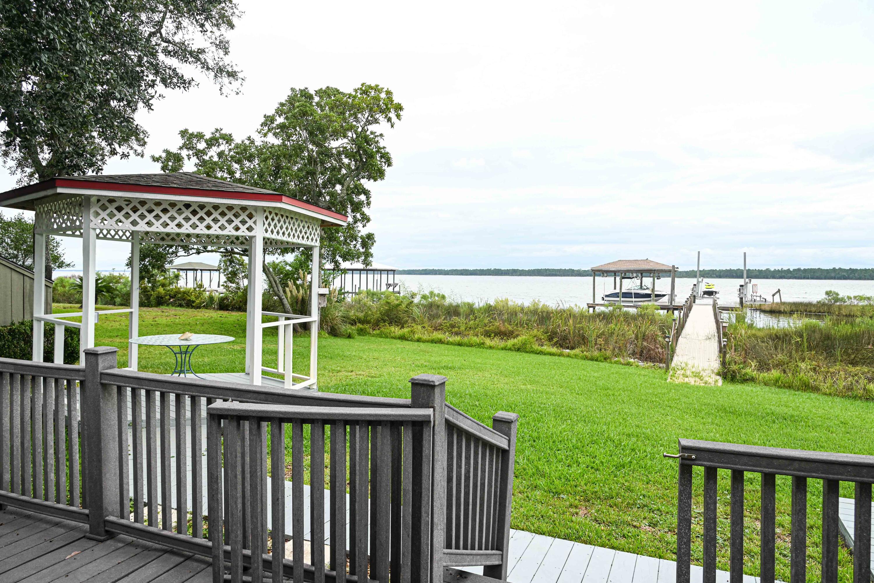 MOSSY COVE - Residential