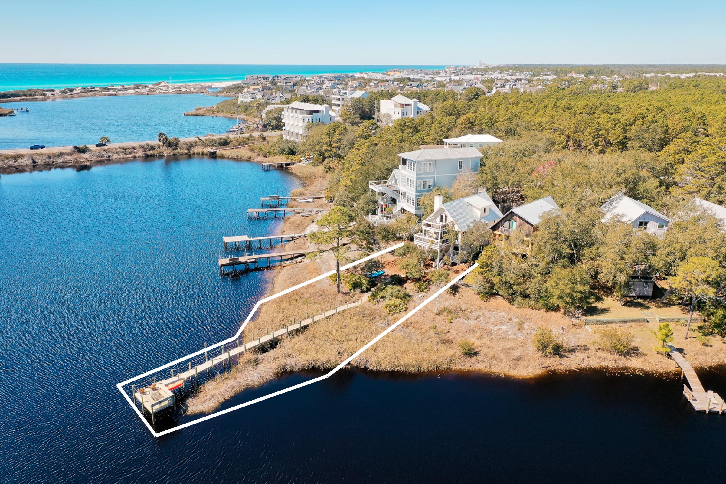 LOT 4 COUNTRY CABINS PHASE II PB 7-19 OR 1050-207 OR 2479-565 OR 2601-2321 OR 2942-4233 - Residential