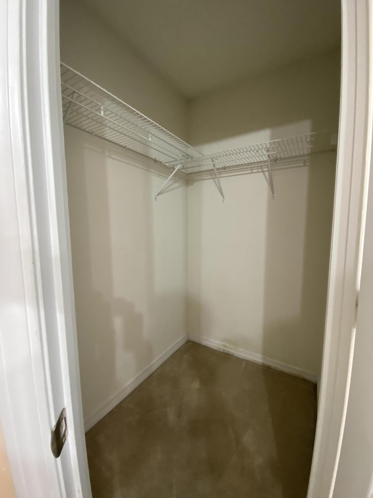 COUNTRYVIEW EST 10TH ADD - Residential Lease