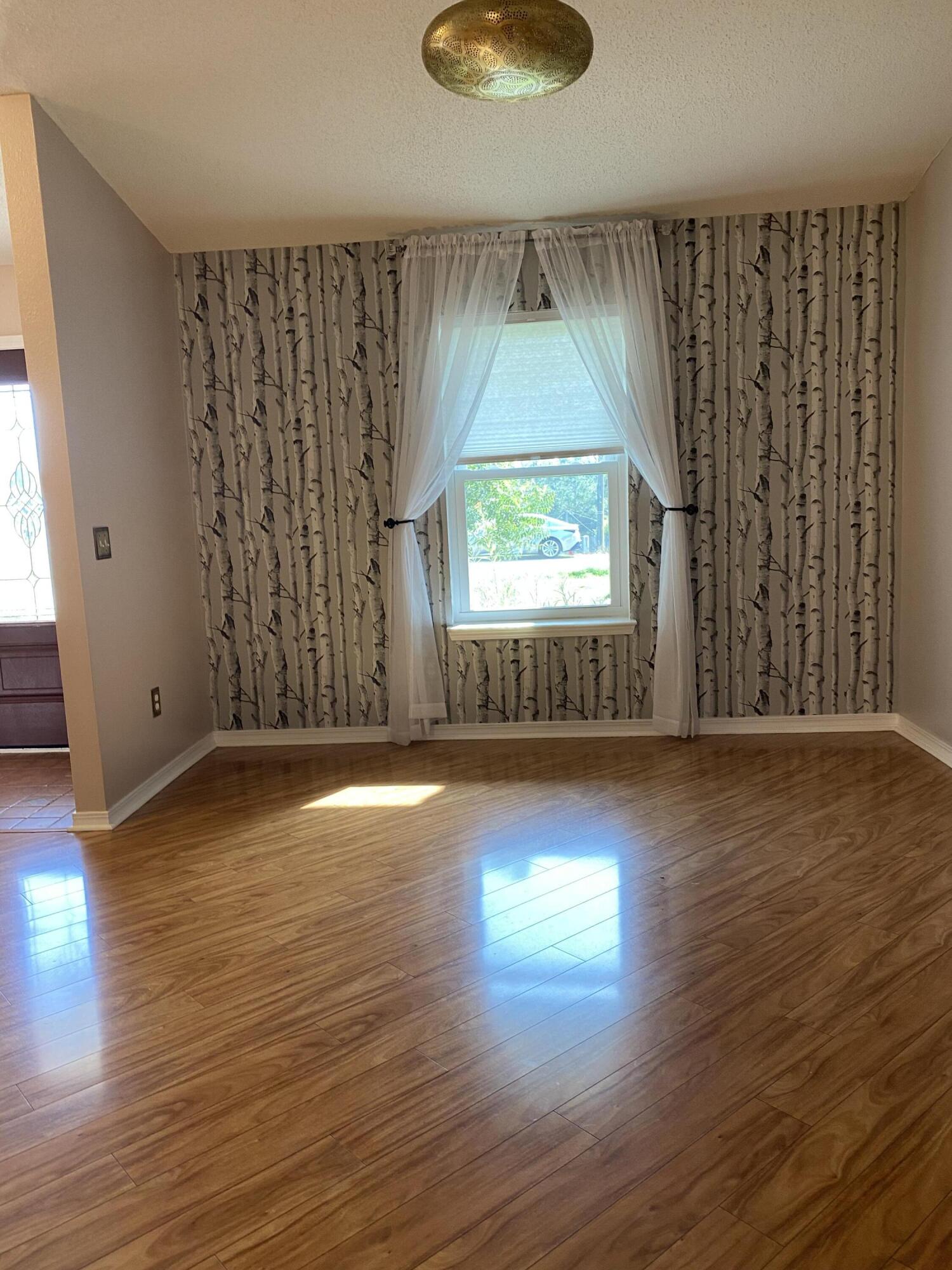 COUNTRYVIEW EST 10TH ADD - Residential Lease