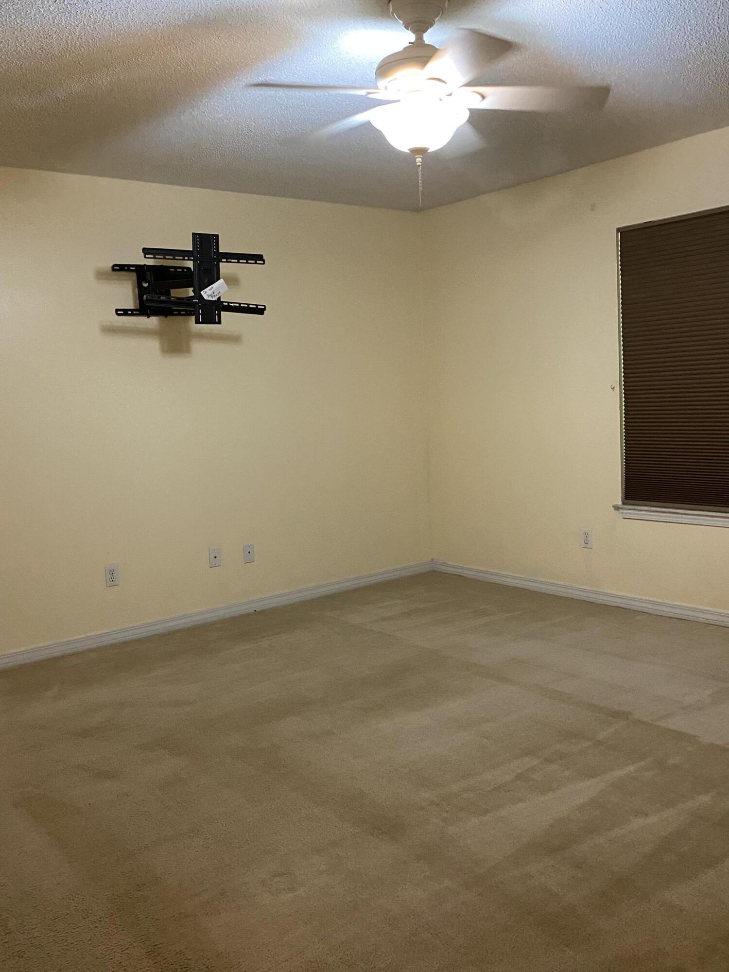 COUNTRYVIEW EST 10TH ADD - Residential Lease