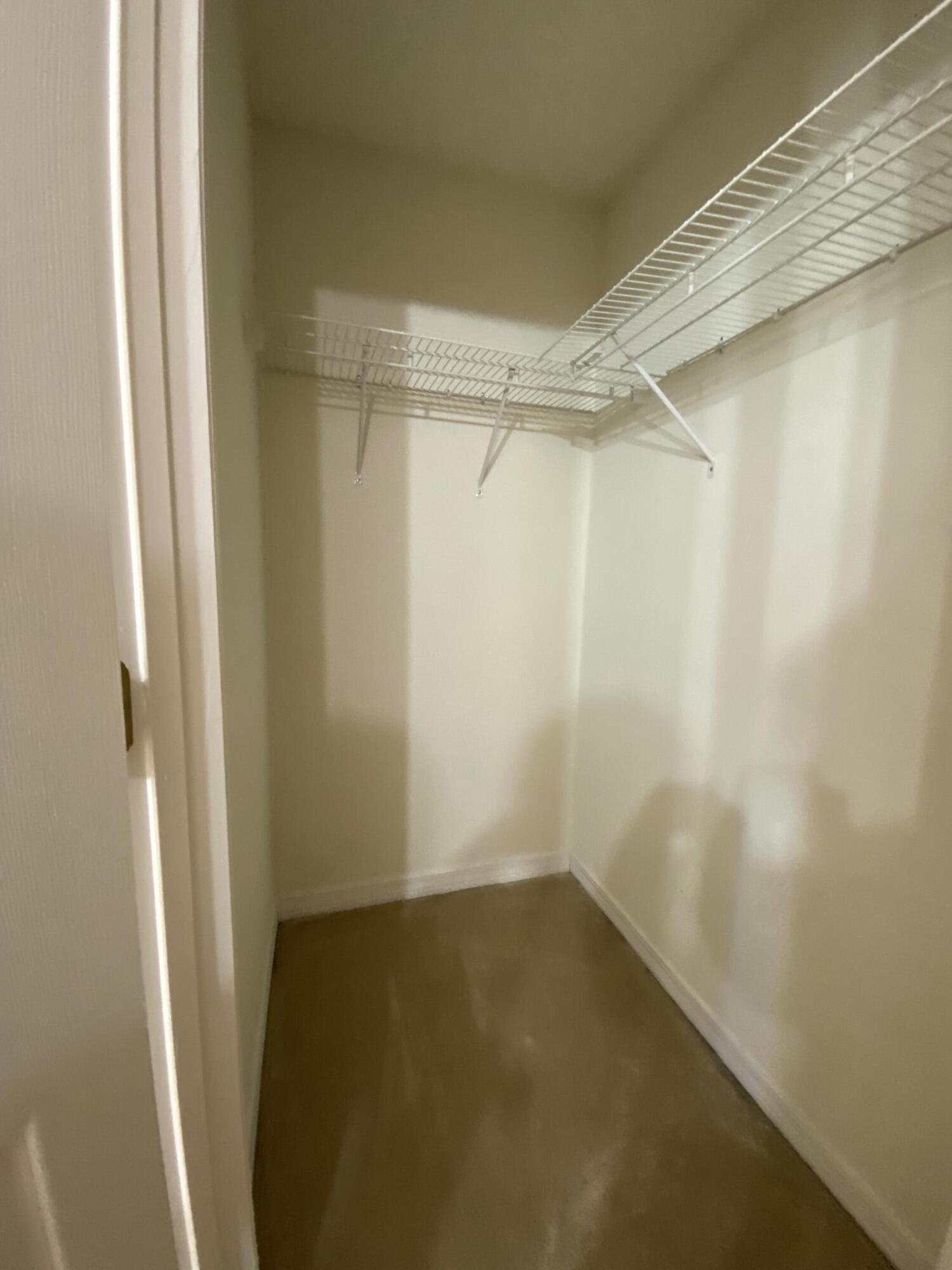 COUNTRYVIEW EST 10TH ADD - Residential Lease