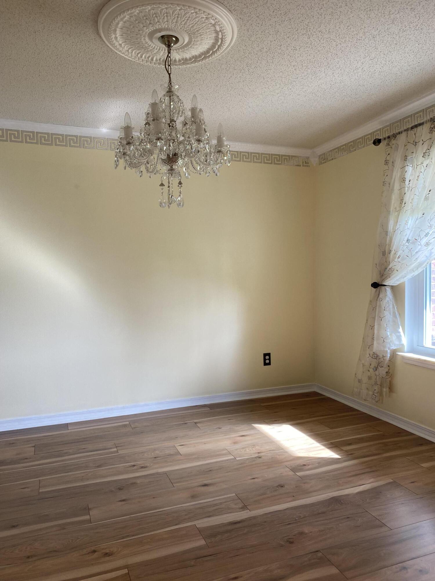 COUNTRYVIEW EST 10TH ADD - Residential Lease