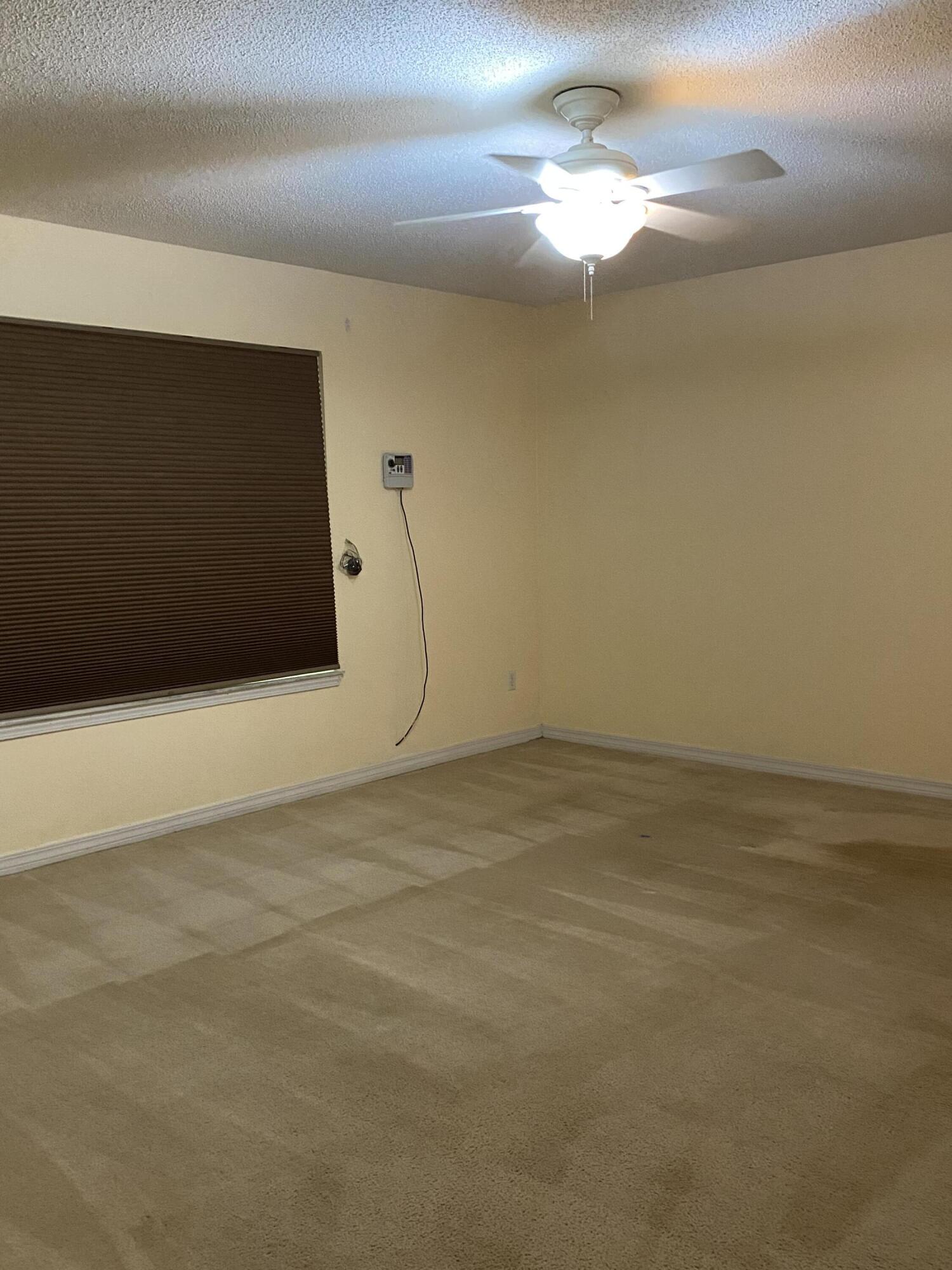 COUNTRYVIEW EST 10TH ADD - Residential Lease