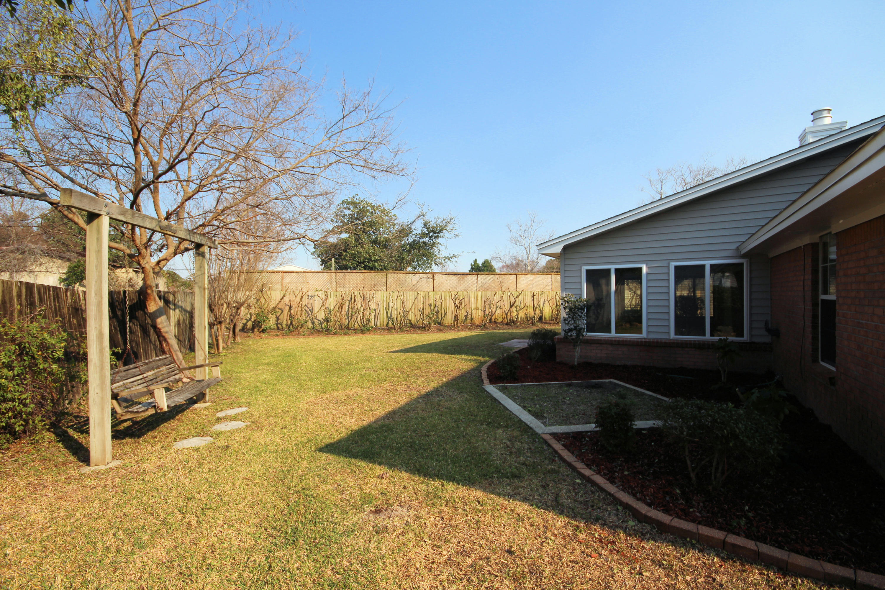 BRISTOL PARK - Residential Lease