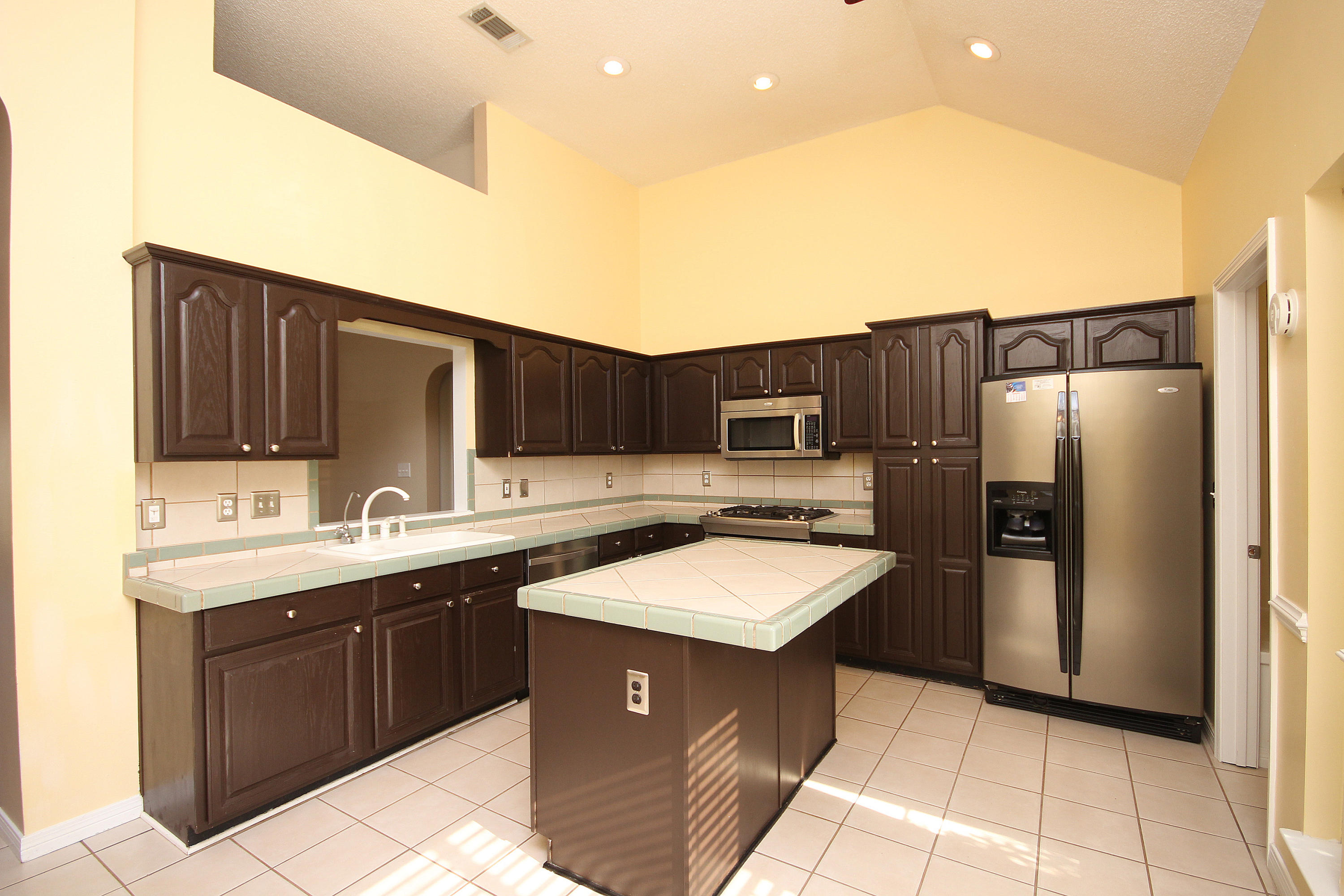 BRISTOL PARK - Residential Lease