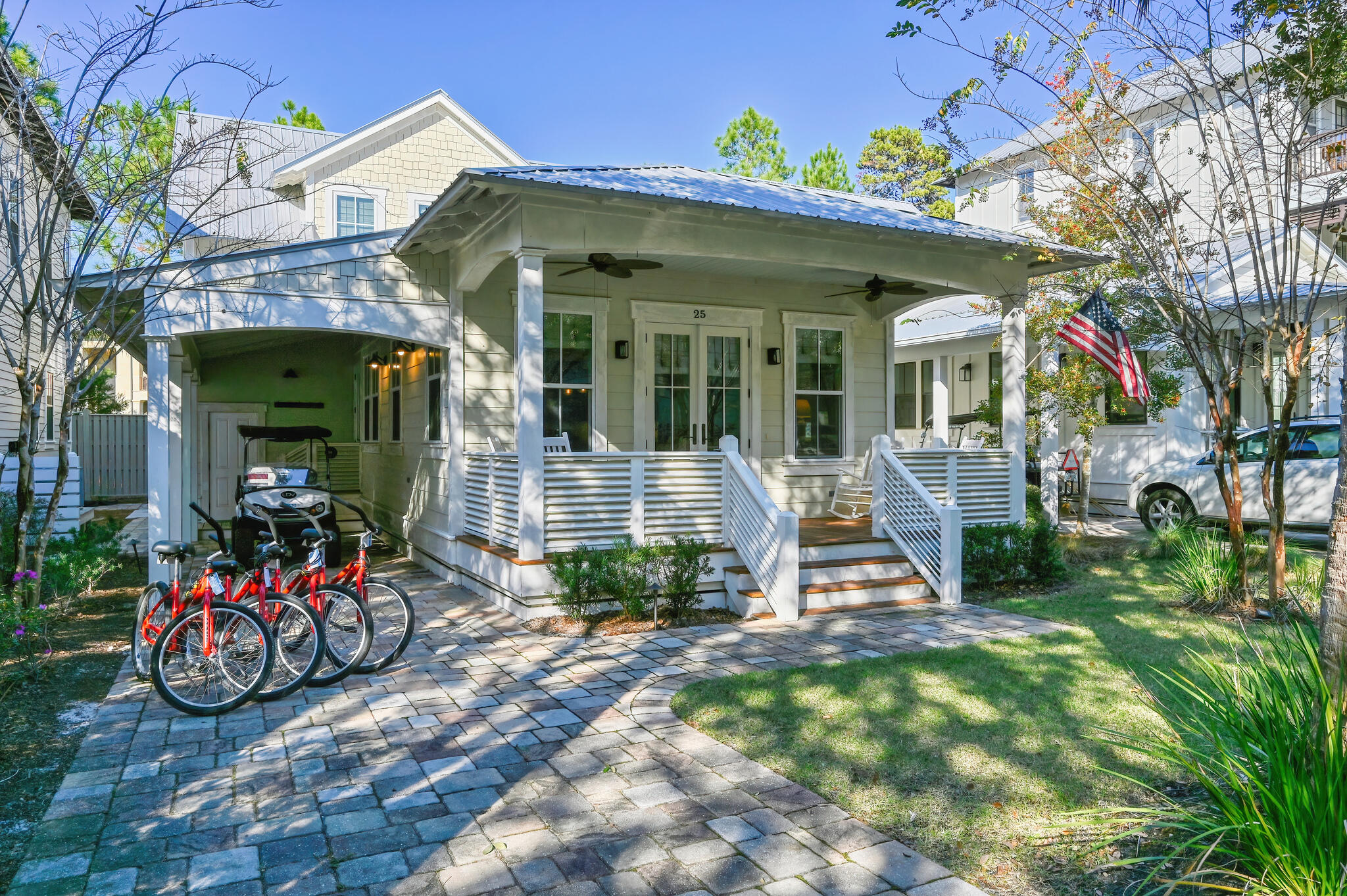 COTTAGES AT EASTERN LAKE - Residential