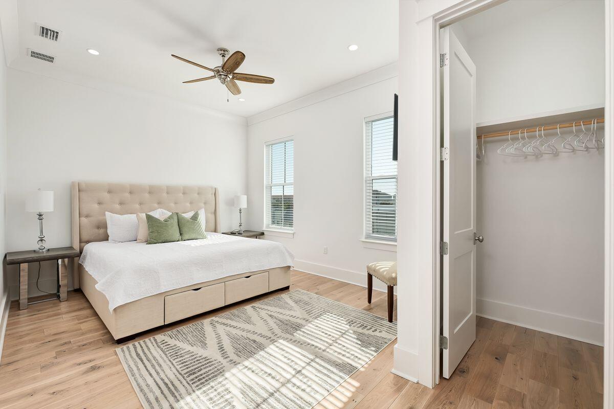 EMERALD WATERS VILLAGE - Residential