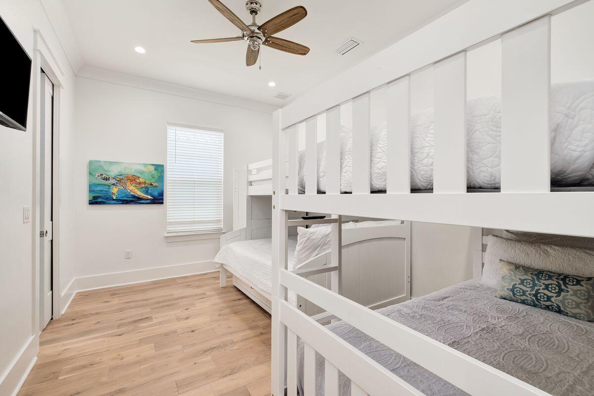 EMERALD WATERS VILLAGE - Residential