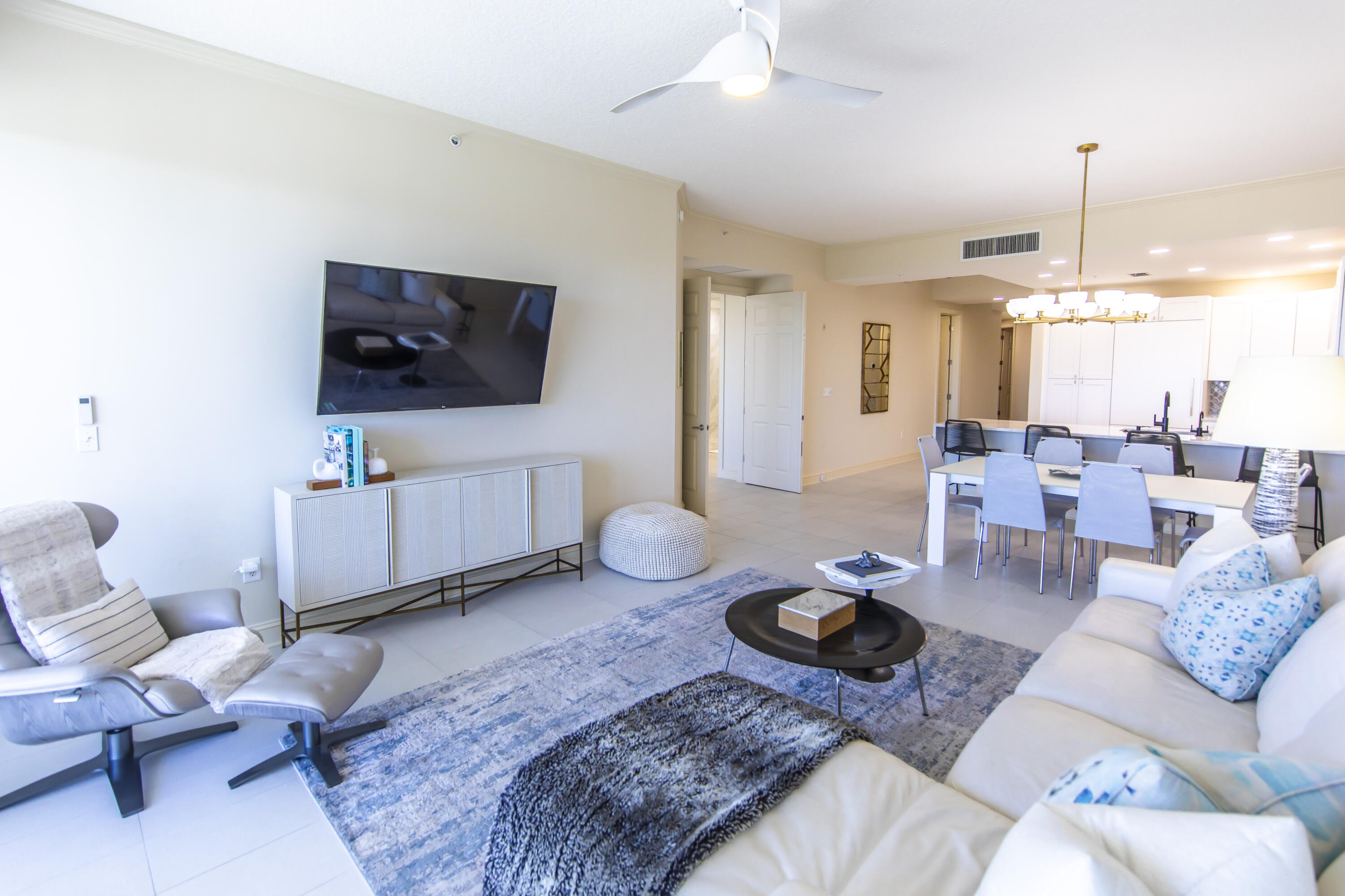 ALEXANDER AT PALM COURT - Residential