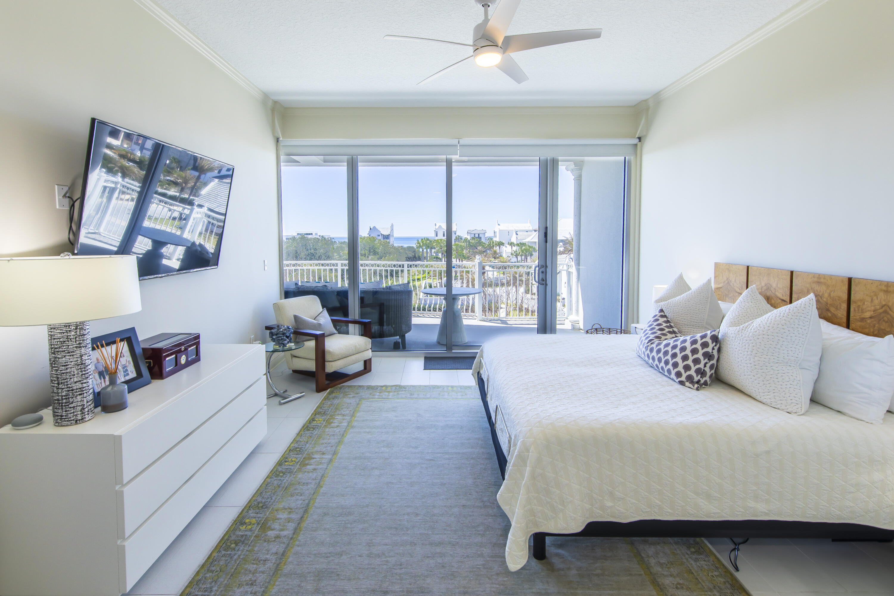 ALEXANDER AT PALM COURT - Residential
