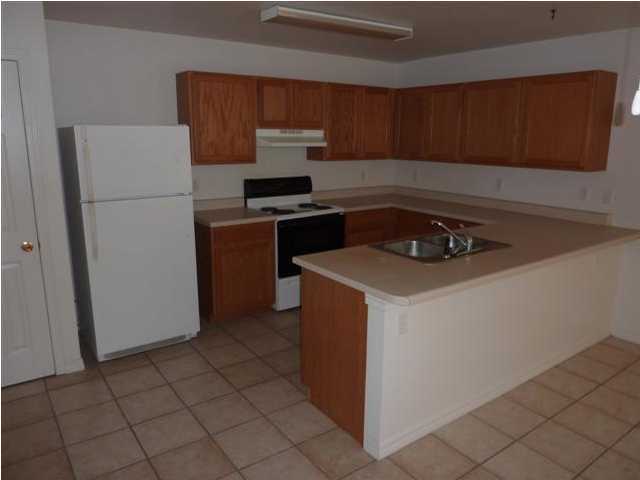 CLASSIC MANOR - Residential Lease